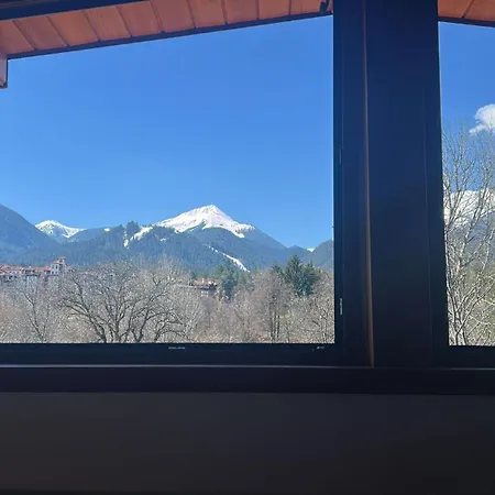公寓 2 Bedroom Ski-side Loft Pool & Balconies Mountain Views 班斯科