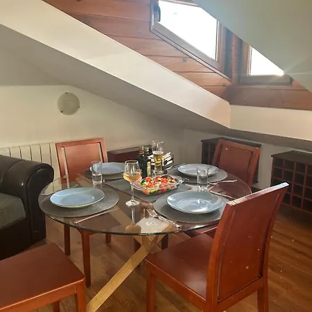 2 Bedroom Ski-side Loft Pool & Balconies Mountain Views 公寓