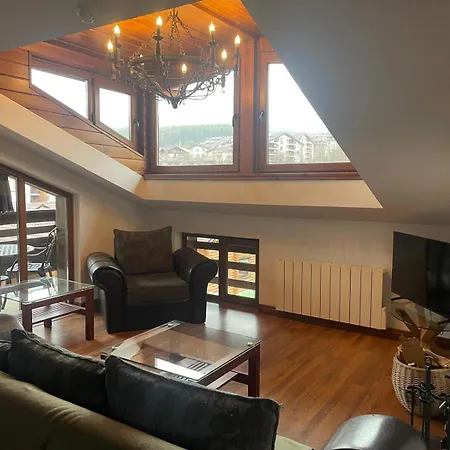 2 Bedroom Ski-side Loft Pool & Balconies Mountain Views 班斯科