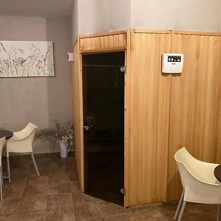 2 Bedroom Ski-side Loft Pool & Balconies Mountain Views 公寓