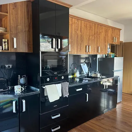 公寓 2 Bedroom Ski-side Loft Pool & Balconies Mountain Views